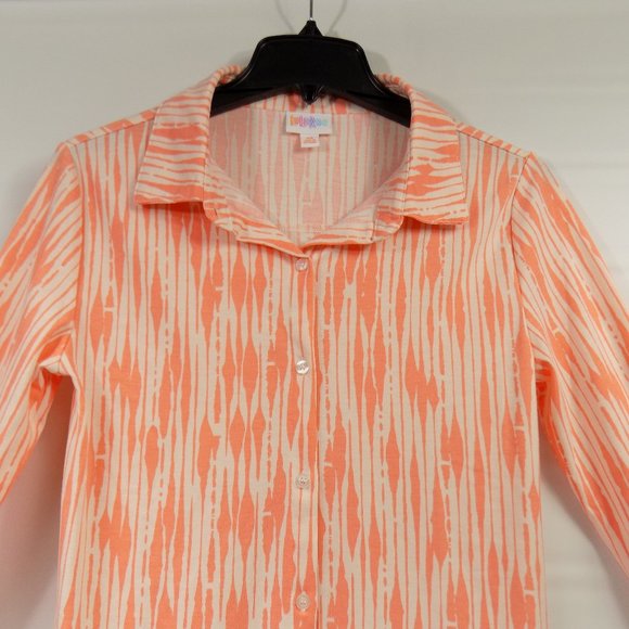 LuLaRoe Valentina Button Front Top Size XS NWT - Picture 2 of 12